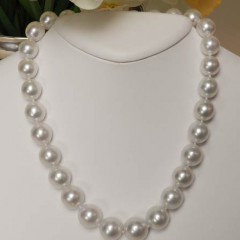 201305081432060.south-sea-pearl-neck-white-37442[1]