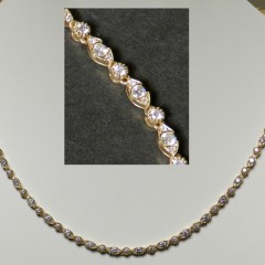 201307051953210.gold-diamond-necklace-full[1]