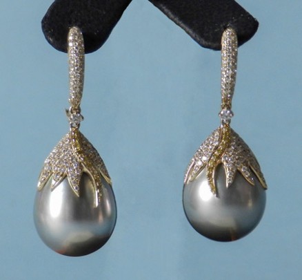 201308151341250.grey-drop-pearl-earrings-full[1]