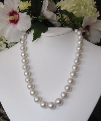 201308201224390.round-pearl-necklace-full[1]