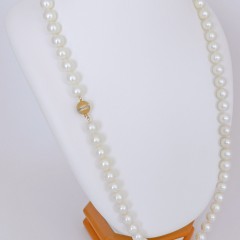 - White Fresh Water Cultured Pearl Necklace - Rafael Osona Auctions ...