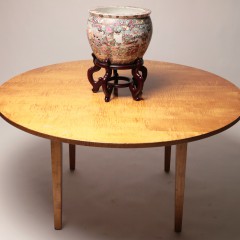 Round Tiger Maple Table and Oriental Porcelain Cashpo on Stand