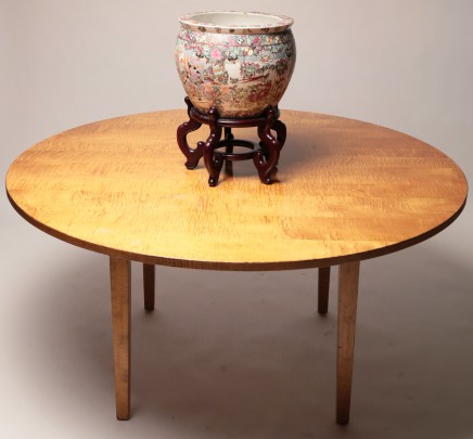 Round Tiger Maple Table and Oriental Porcelain Cashpo on Stand