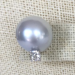 White South Sea Pearls and Diamond EarringsEarrings