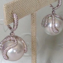 18k White Gold South Sea Pearl Earrings, 376 Diamonds