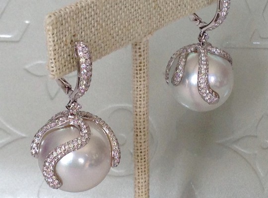 18k White Gold South Sea Pearl Earrings, 376 Diamonds