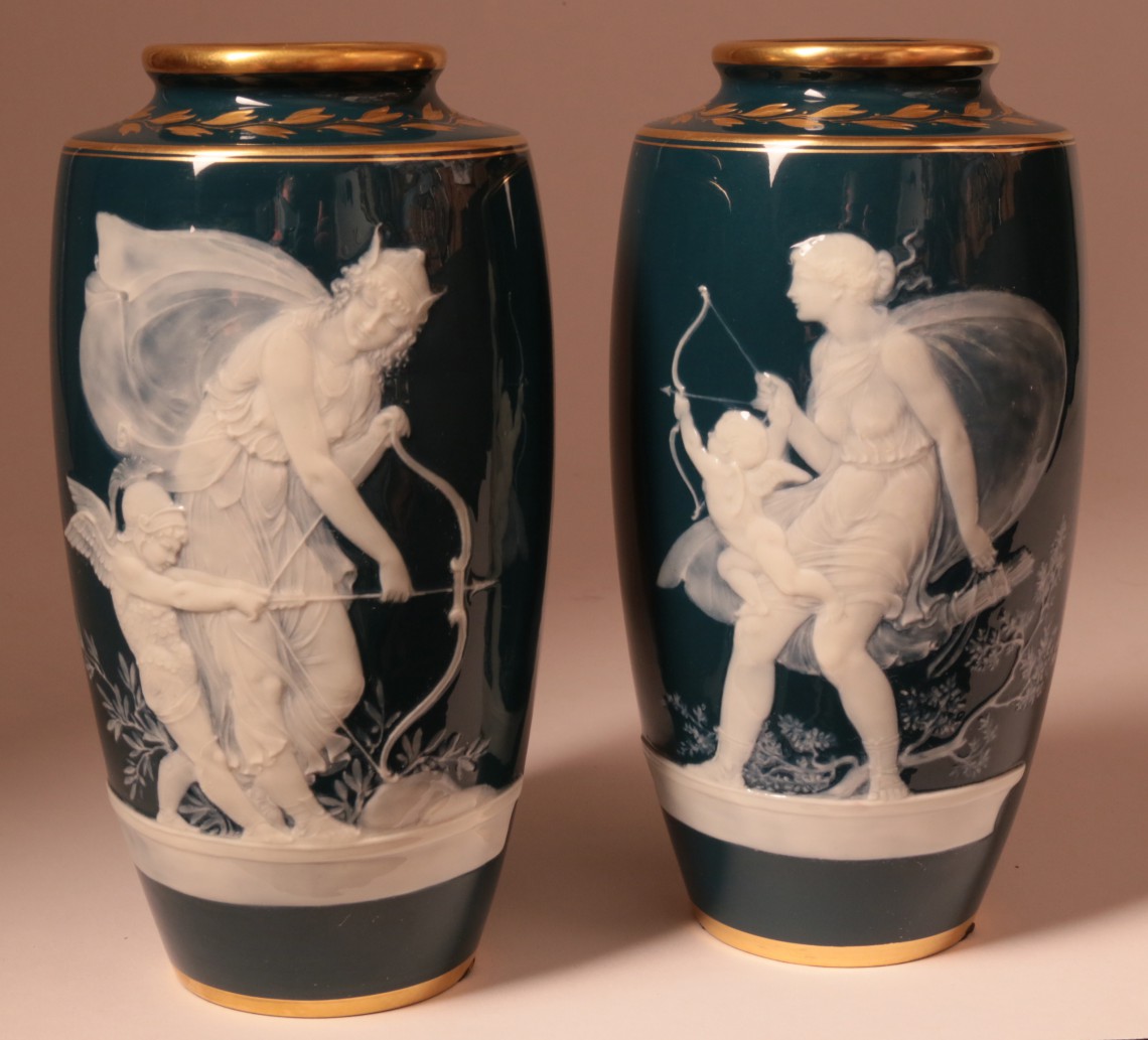 【MINTON*】 Minton - Pair of Minton Pâte-Sur-Pâte Porcelain Vases