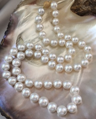 Fine White 14.mm x 15.2mm South Sea Pearl Necklace