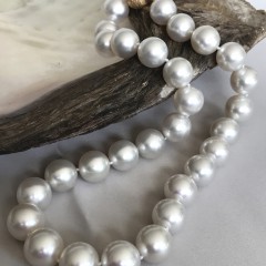 Very Fine 14.2mm x 16.1mm White South Ssea Pearl Necklace