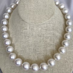 Very Fine 14.2mm x 16.1mm White South Ssea Pearl Necklace