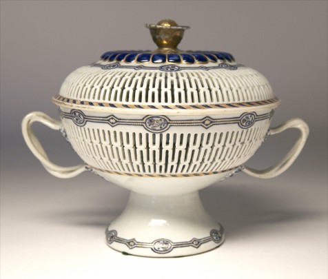 18th Century Chinese Export Porcelain Pierced Chestnut Basket
