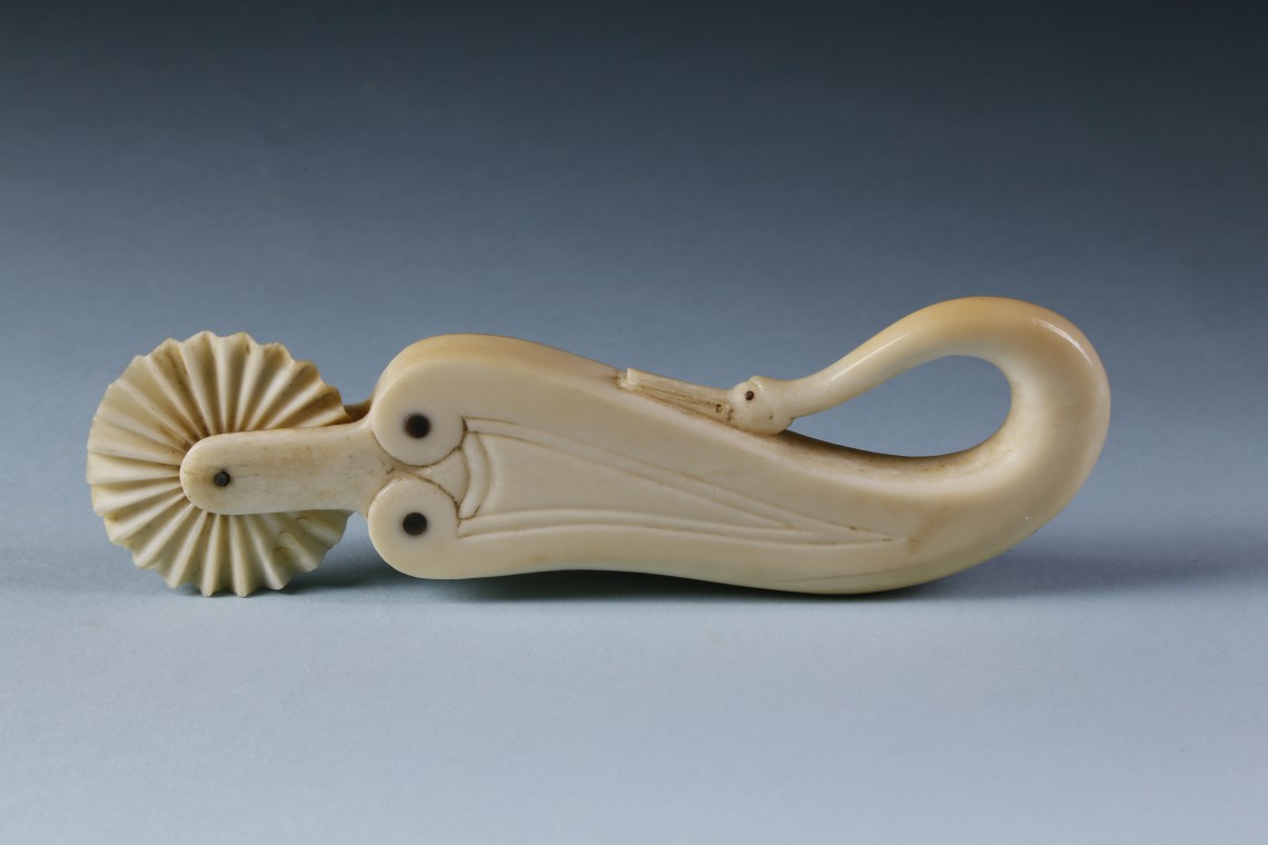 Jagging Wheel Whaleman Made Walrus Ivory Jagging Wheel Rafael Osona