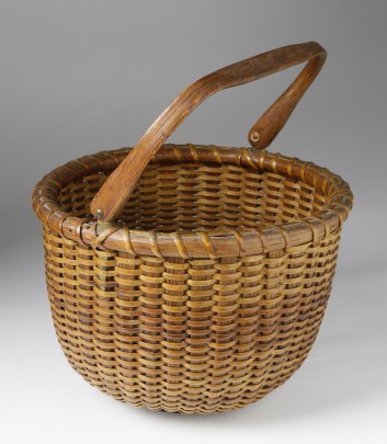 Labeled Clinton Mitchell Ray Round Open Swing Handle Nantucket Basket