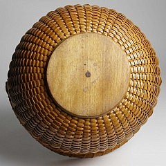 Rare Arthur D. Williams (1867-1940) Round Covered Nantucket Basket