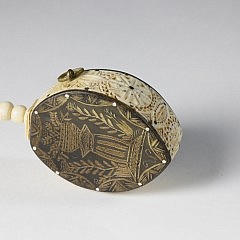 Scarce Carved Horn and Whale Ivory Scrimshaw Powder Flask, circa 1800