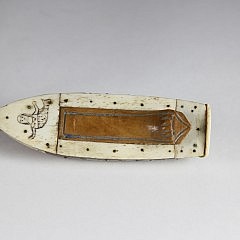 Whaleman Carved Ship Hull Snuff Box, circa 1850