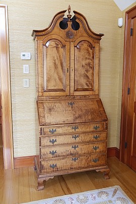 Douglas Partridge Dimes Chippendale Style Tiger Maple Secretary Bookcase