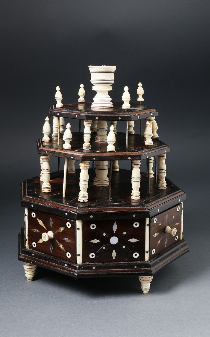 Fancy Spools Spool Stand - Fancy Whaler Made 12-Spool Stand - Rafael Osona Auctions ...