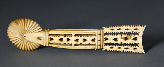 39802 Whaler Carved Whale Ivory Pie Crimper