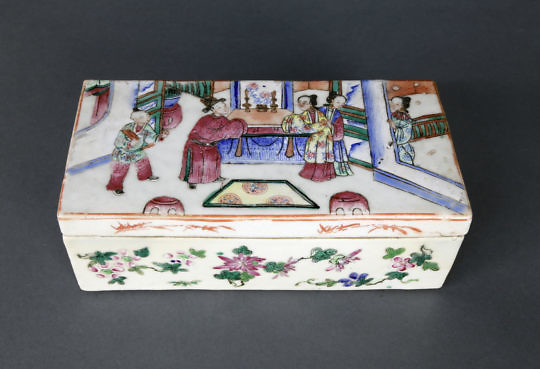 Chinese Export Covered Box