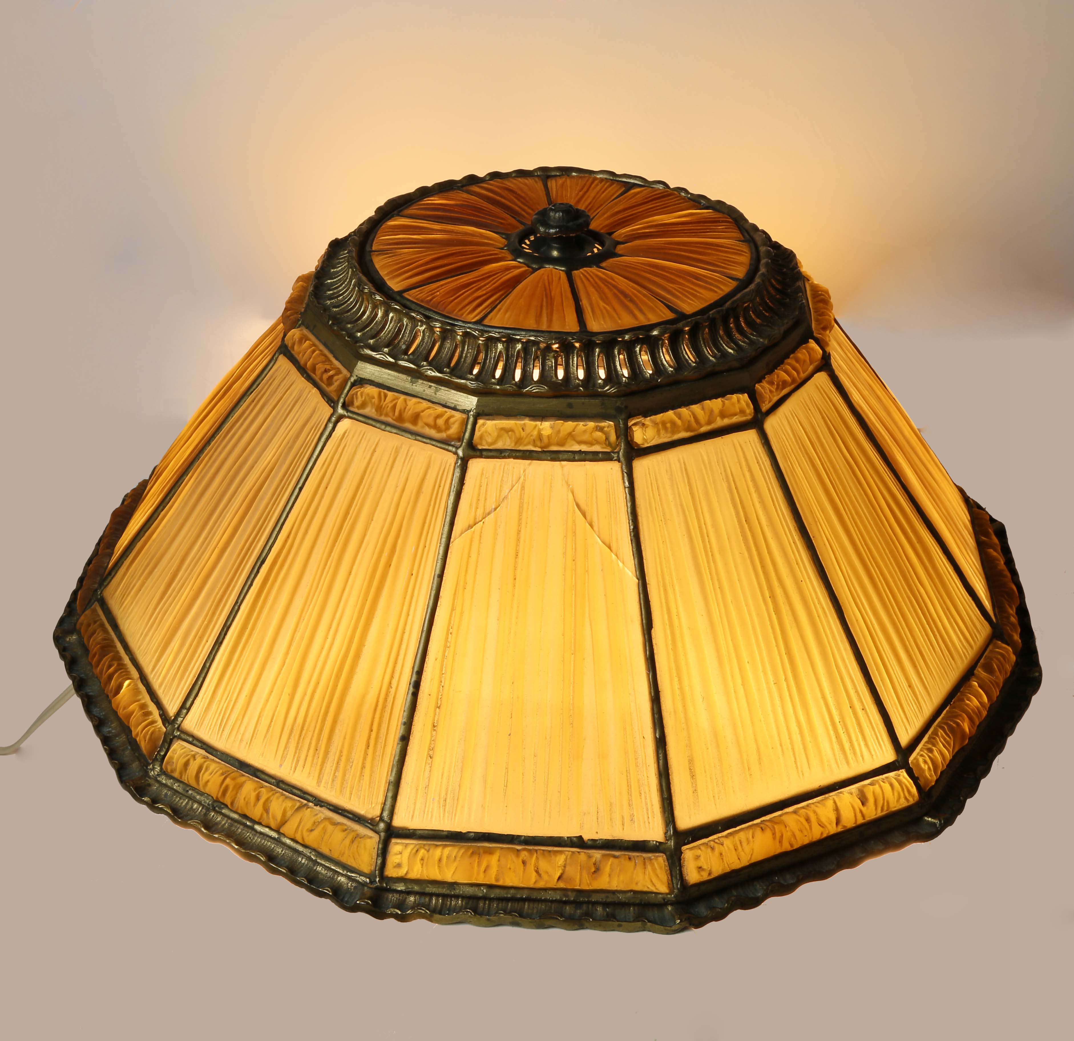 Tiffany Studios - Tiffany Studios N.Y. Linen Fold Lamp Shade