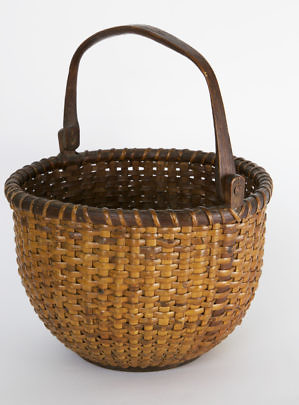 1-4759 Rattan Nantucket Basket Handle Up_MG_2647