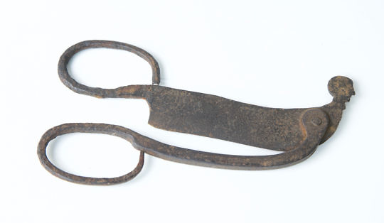 8-4785 Iron Scissors_MG_3160