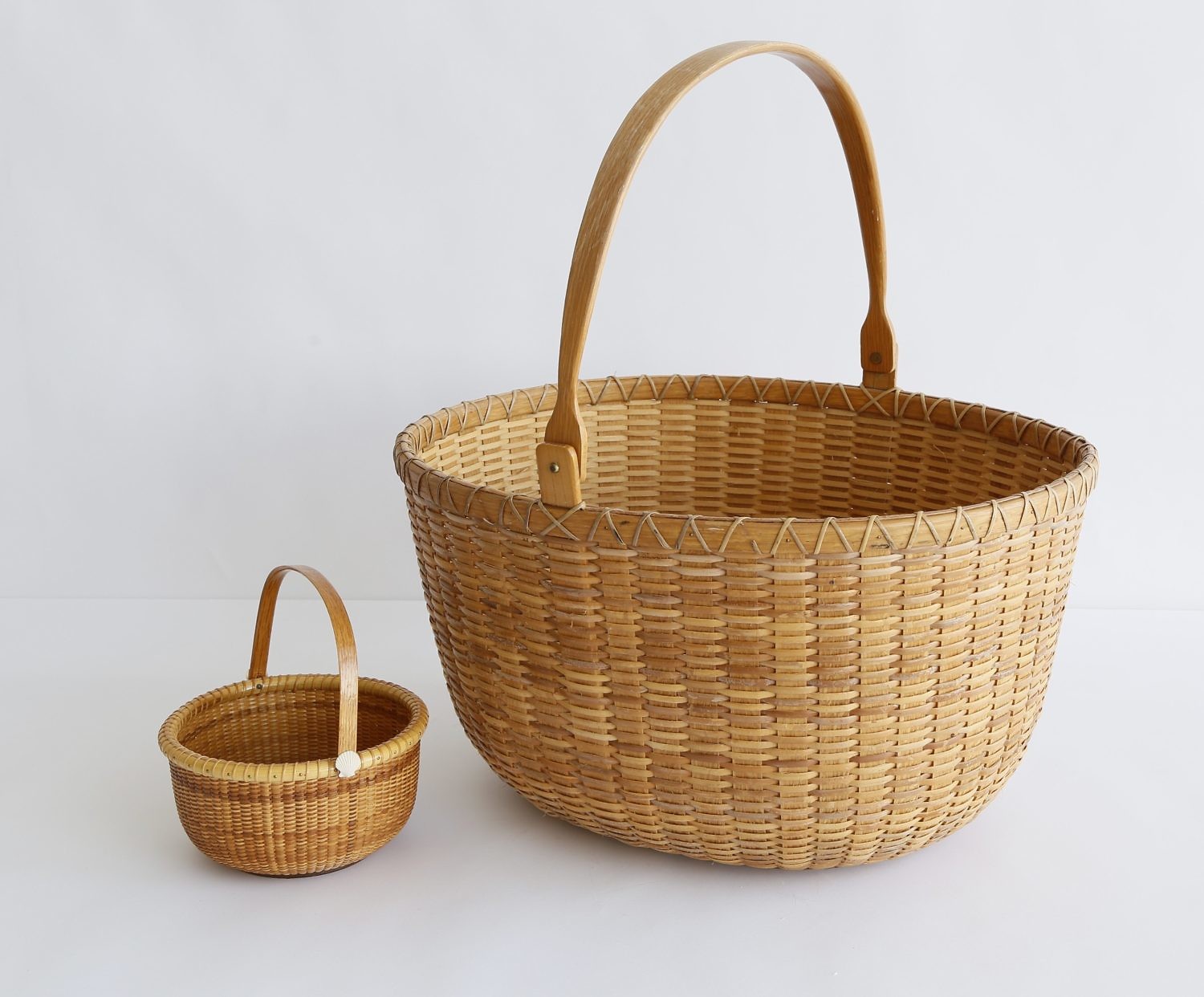 Spychalski Nantucket Basket - D and B Spychalski Round Swing Handle ...