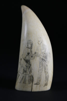 101-4817 Scrimshaw Whale Tooth Man and Woman A_MG_8278