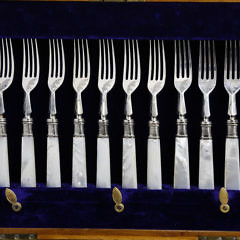 41217 Mother of Pearl Knives and Forks A_MG_7708