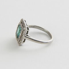 Antique Natural Emerald and Diamond Platinum Ring