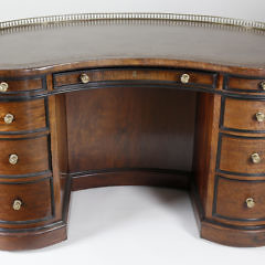 25-4820 Gillow of London Desk A_9640