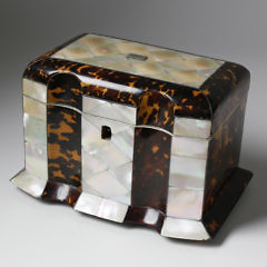 349-3771 Tortoise Mother of Pearl Tea Caddy A_MG_8711