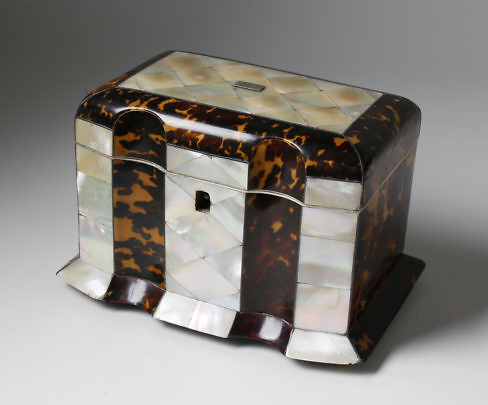 349-3771 Tortoise Mother of Pearl Tea Caddy A_MG_8711