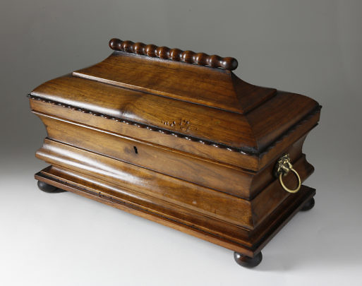 362-3771 Walnut Molded Tea Caddy A_MG_8769