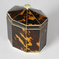 George III Tortoiseshell Single Compartment Tea Caddy, 18th Century