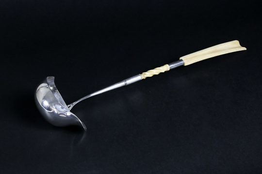 41347 Sterling Bone Punch Ladle A_9777