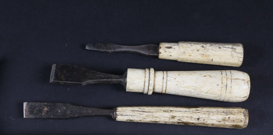 53-4823 Three Whalebone Tools A_MG_0021 3