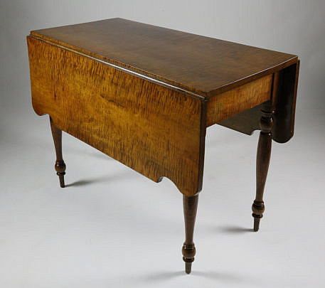 13-4890 Sheraton Tiger Maple Drop Leaf Table A_MG_2945