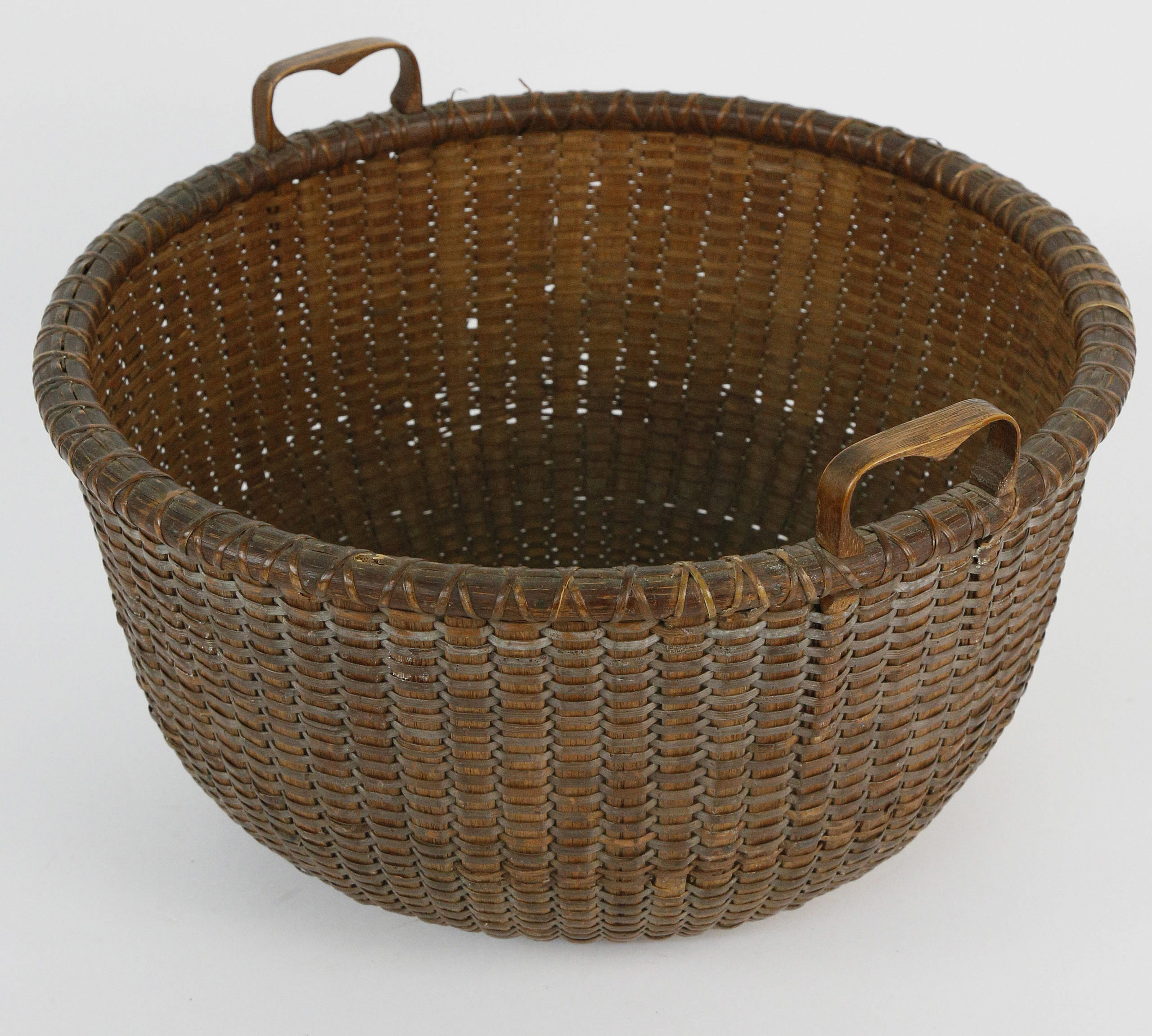 154617 Round Open Nantucket Basket A_MG_3821 Rafael Osona Auctions