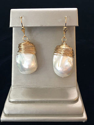 41313-101 baroque pearl and wire earrings IMG_4031