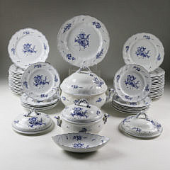 5-4878 Set of 55 Transferware Partial Dinner Service A_MG_4064