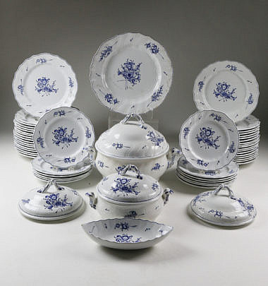 5-4878 Set of 55 Transferware Partial Dinner Service A_MG_4064