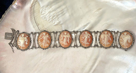 19-4847 Antique 6 cameo bracelet A IMG_5004