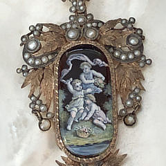 7-4847 rose gold seed pearl pendant with cherubs A IMG_4963