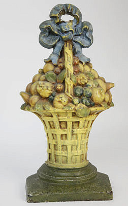 126-4935 Cast Iron Flower Basket doorstop A_MG_7888