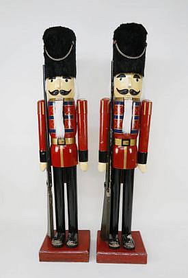 1509-54 Pair of 6ft Nutcrackers A_MG_6871