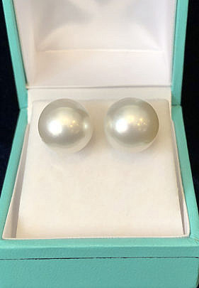 41418 12.4mm White SS Pearl Earrings B IMG_5593