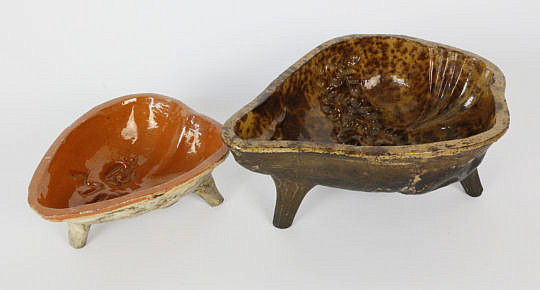 56-4935 Two Tri-footed molds A_MG_8032