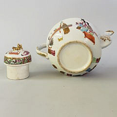 19th Century Chinese Export Rose Mandarin Tea Pot, Circa 1850